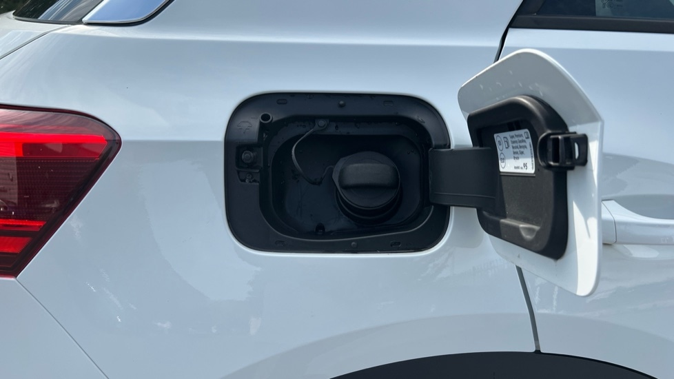 Used Volkswagen T-Roc 2025 for sale - 76868912: Photo 29