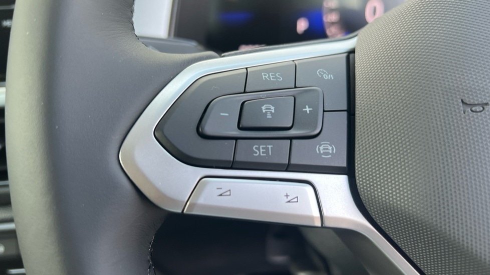 Used Volkswagen T-Roc 2025 for sale - 76868912: Photo 30