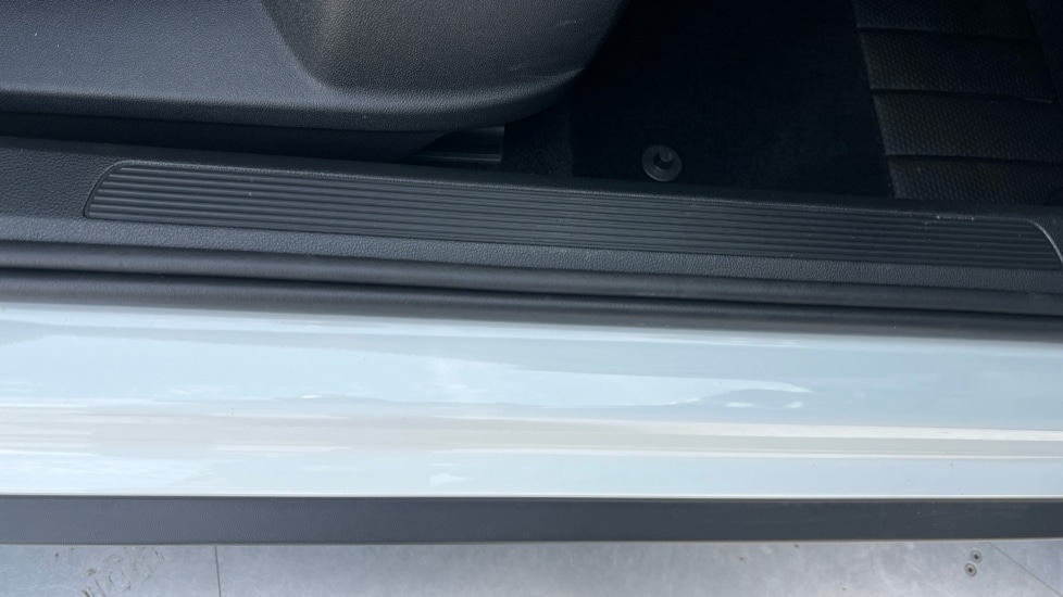 Used Volkswagen T-Roc 2025 for sale - 76868912: Photo 40