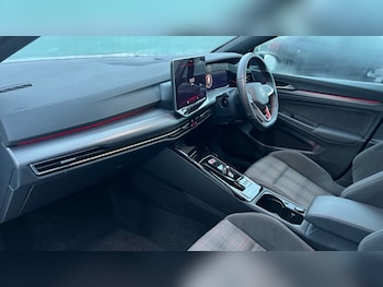 Used Volkswagen Golf 2024 for sale - 76872515: Photo