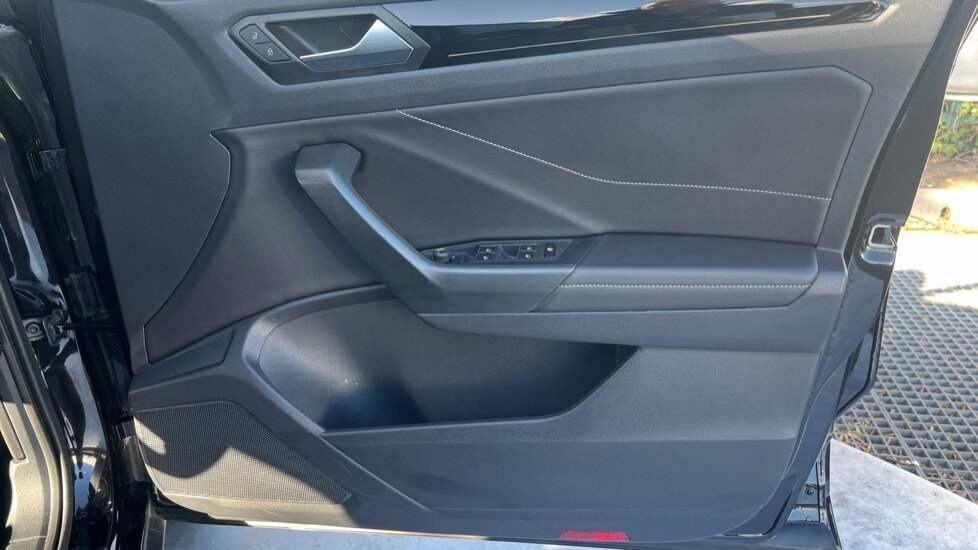Used Volkswagen T-Roc 2022 for sale - 76096056: Photo 37
