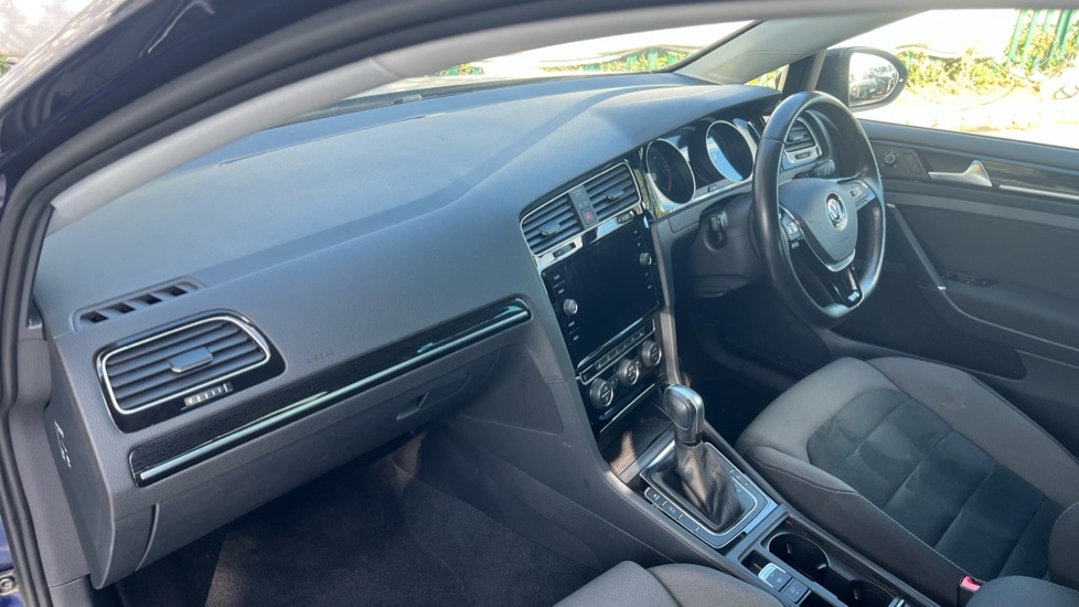 Used Volkswagen Golf 2020 for sale - 76501519: Photo 2