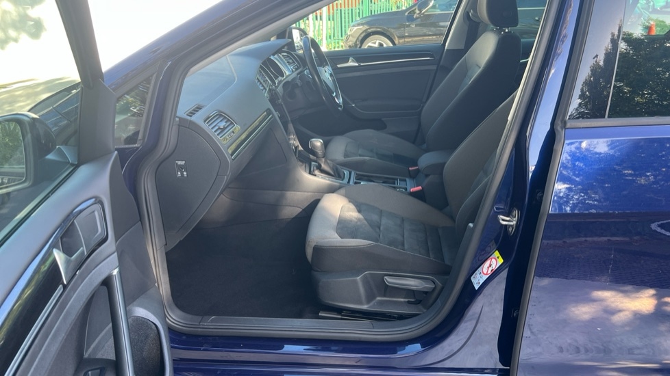 Used Volkswagen Golf 2020 for sale - 76501519: Photo 28