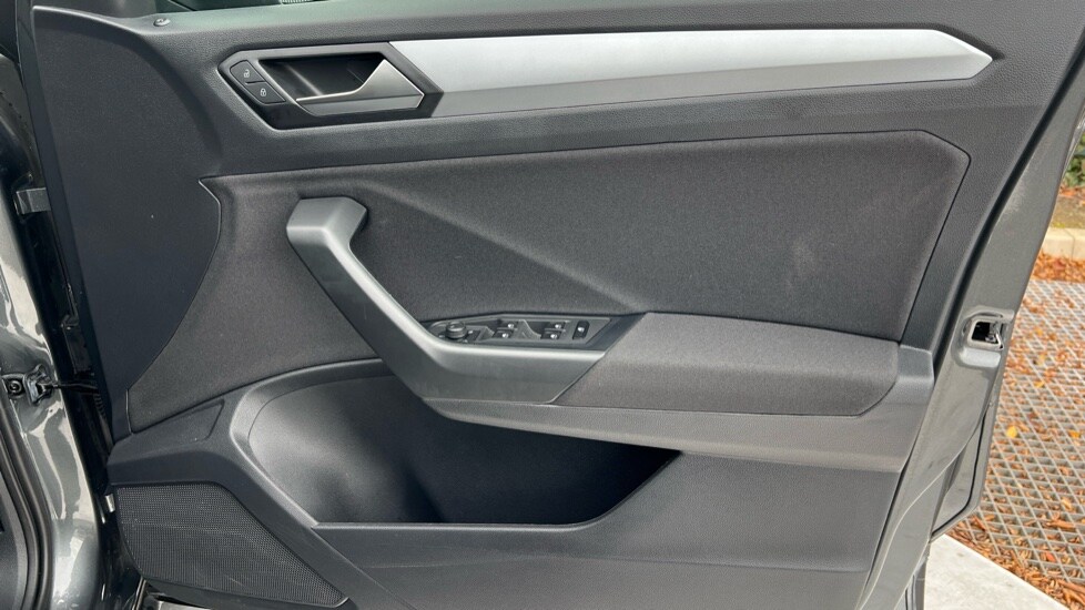 Used Volkswagen T-Roc 2022 for sale - 77052674: Photo 37