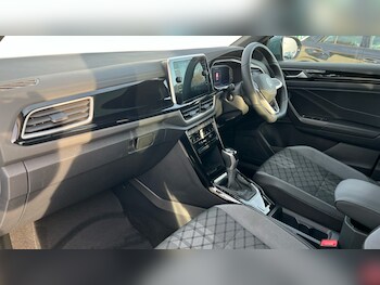 Used Volkswagen T-Roc 2025 for sale - 76908111: Photo