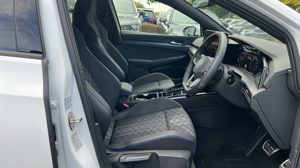 Used Volkswagen Golf 2025 for sale - 76523600: Photo 26