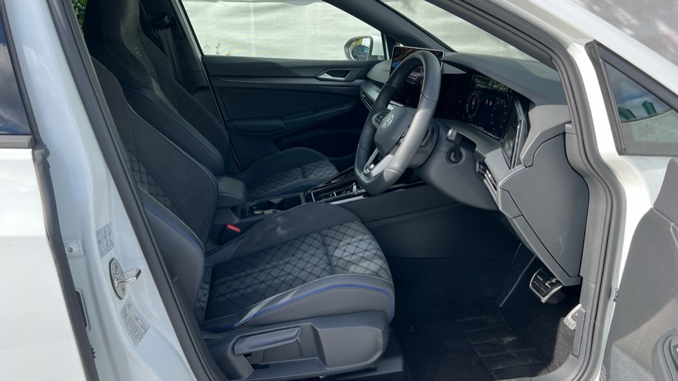 Used Volkswagen Golf 2025 for sale - 76523600: Photo 28