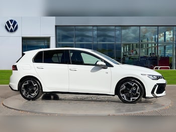 Used Volkswagen Golf 2025 for sale - 76523600: Photo