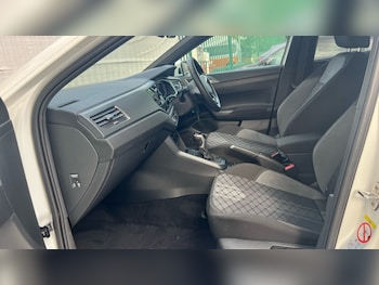 Used Volkswagen Taigo 2024 for sale - 76025367: Photo 2
