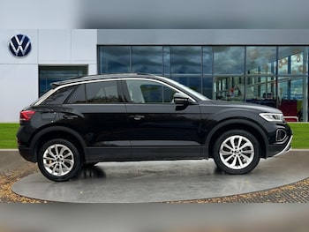 Used Volkswagen T-Roc 2025 for sale - 76297479: Photo