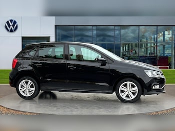 Used Volkswagen Polo 2017 for sale - 76272899: Photo