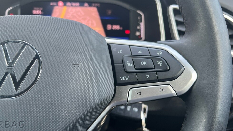 Used Volkswagen T-Roc 2025 for sale - 76869428: Photo 31