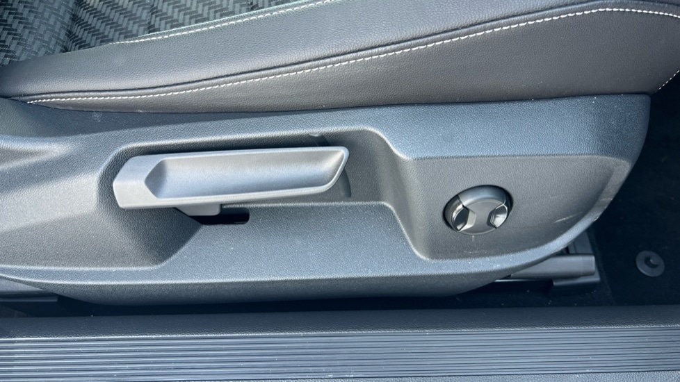 Used Volkswagen T-Roc 2025 for sale - 76869428: Photo 39