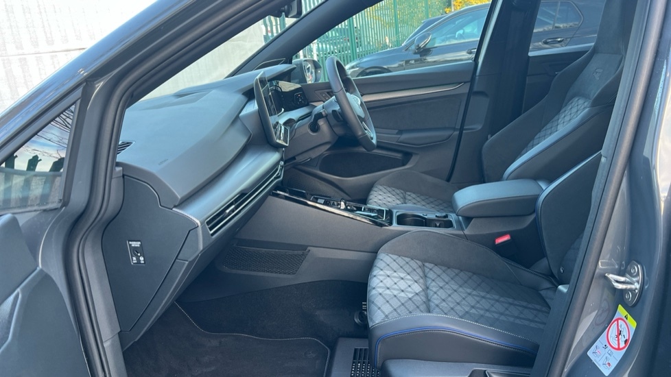 Used Volkswagen Golf 2025 for sale - 76534050: Photo 2