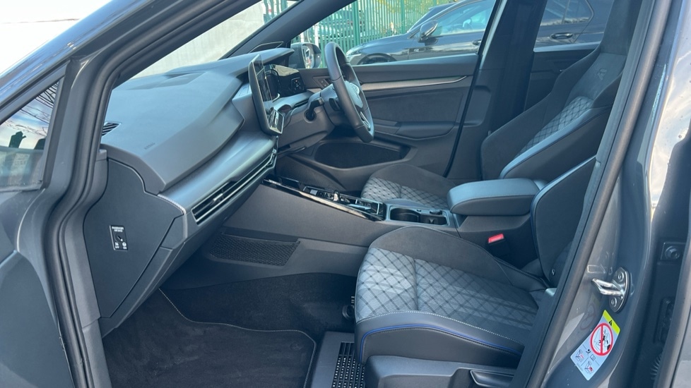 Used Volkswagen Golf 2025 for sale - 76534050: Photo 28