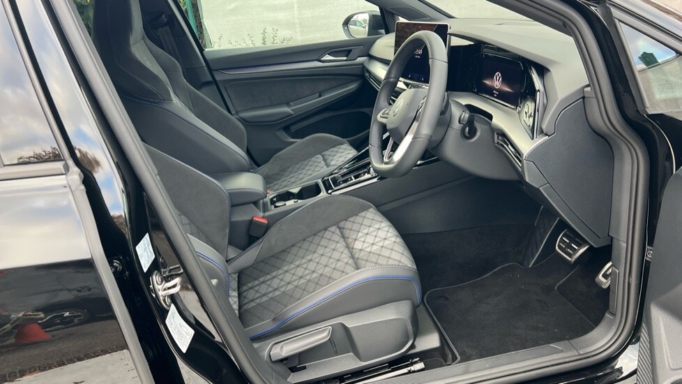 Used Volkswagen Golf 2025 for sale - 76533928: Photo 26