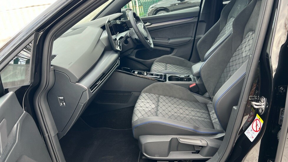 Used Volkswagen Golf 2025 for sale - 76533928: Photo 28