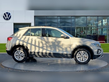 Used Volkswagen T-Roc 2023 for sale - 76124289: Photo 4