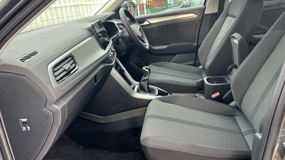 Used Volkswagen T-Roc 2024 for sale - 76154710: Photo 2