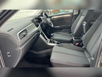 Used Volkswagen T-Roc 2024 for sale - 76154710: Photo 2