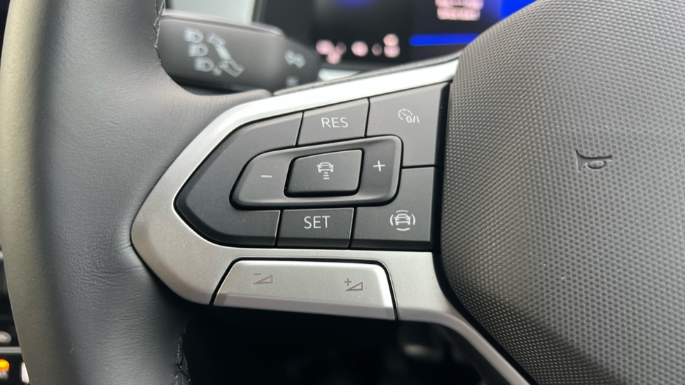 Used Volkswagen T-Roc 2024 for sale - 76154710: Photo 30