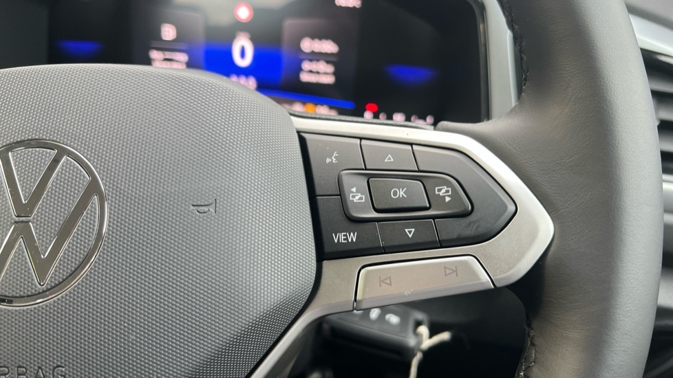 Used Volkswagen T-Roc 2024 for sale - 76154710: Photo 31