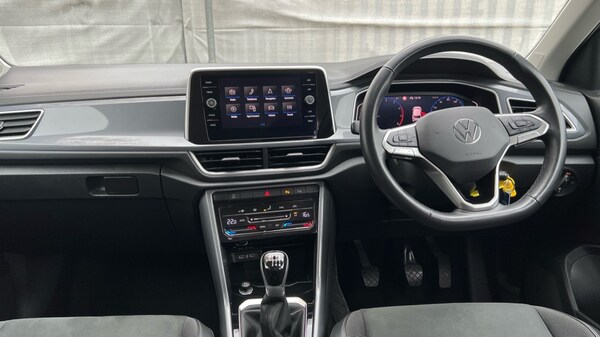 Used Volkswagen T-Roc 2024 for sale - 76244475: Photo 11