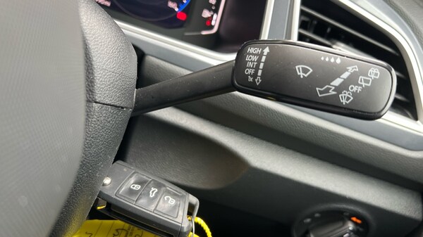 Used Volkswagen T-Roc 2024 for sale - 76244475: Photo 32