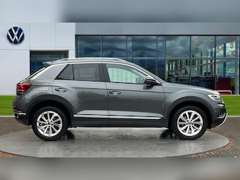 Used Volkswagen T-Roc 2024 for sale - 76244475: Photo 4