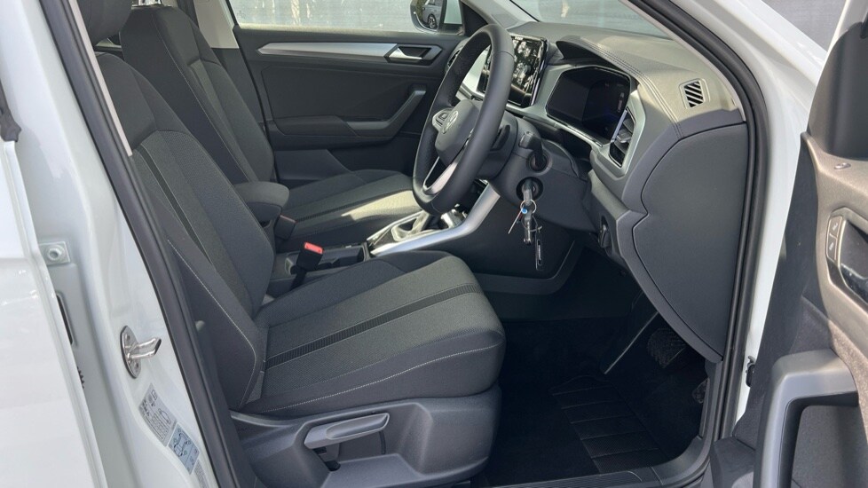 Used Volkswagen T-Roc 2025 for sale - 76528952: Photo 26