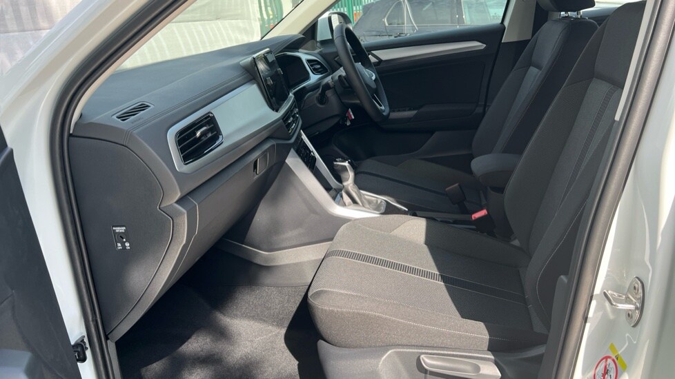 Used Volkswagen T-Roc 2025 for sale - 76528952: Photo 28