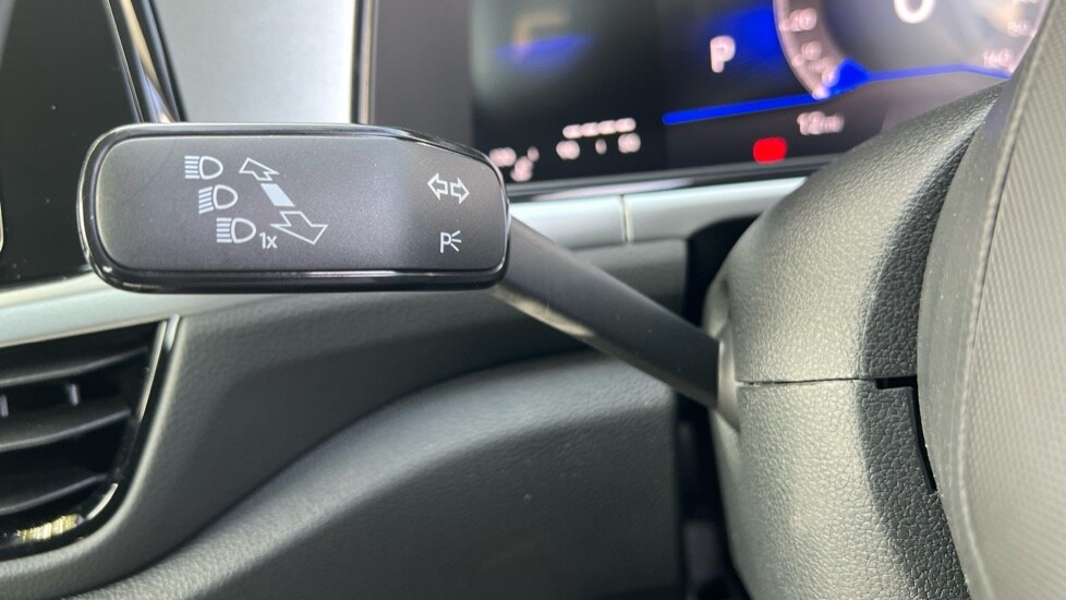 Used Volkswagen T-Roc 2025 for sale - 76528952: Photo 33