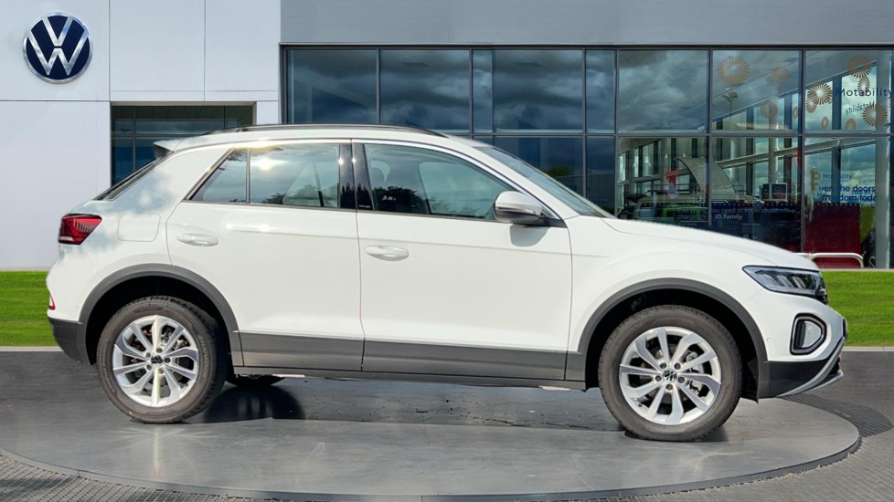 Used Volkswagen T-Roc 2025 for sale - 76528952: Photo 4