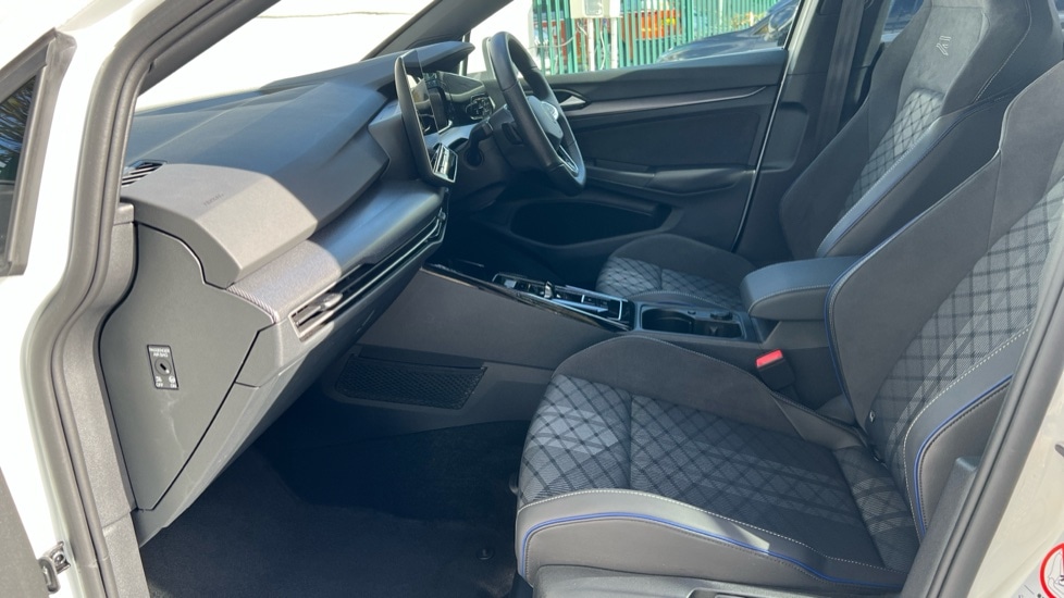 Used Volkswagen Golf 2025 for sale - 76871531: Photo 2