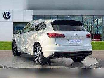 Used Volkswagen Touareg 2019 for sale - 75406080: Photo
