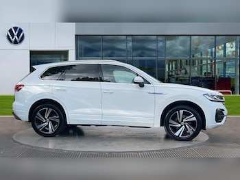 Used Volkswagen Touareg 2019 for sale - 75406080: Photo