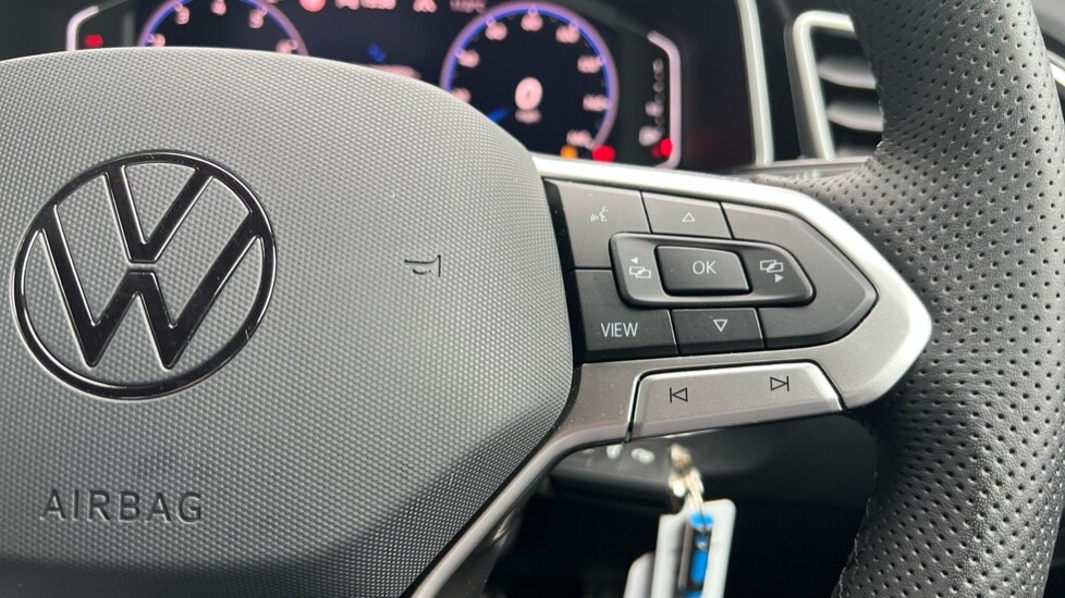 Used Volkswagen T-Roc 2025 for sale - 75902038: Photo 31
