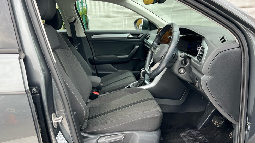 Used Volkswagen T-Roc 2022 for sale - 76664327: Photo 5