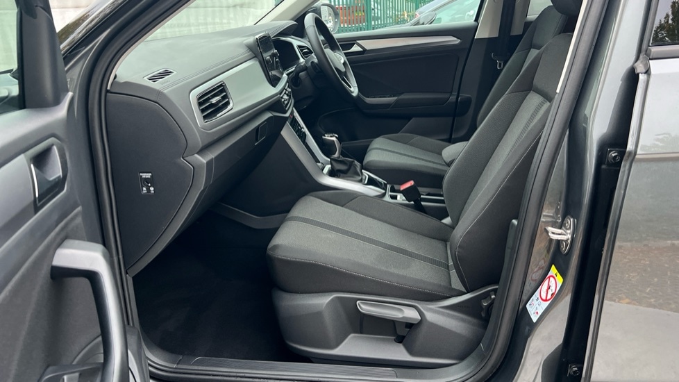 Used Volkswagen T-Roc 2025 for sale - 76375600: Photo 28