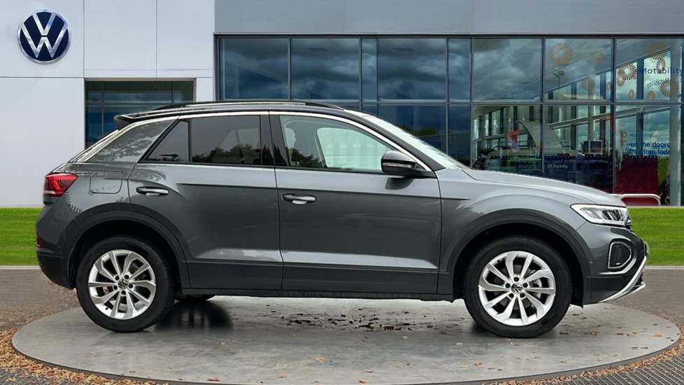 Used Volkswagen T-Roc 2025 for sale - 76375600: Photo 4