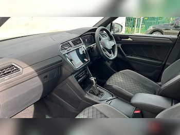 Used Volkswagen Tiguan 2022 for sale - 76168656: Photo 2