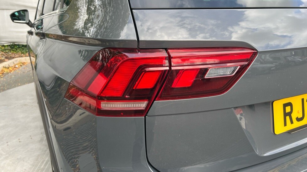 Used Volkswagen Tiguan 2022 for sale - 76168656: Photo 49