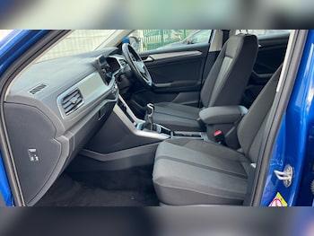 Used Volkswagen T-Roc 2024 for sale - 76428012: Photo