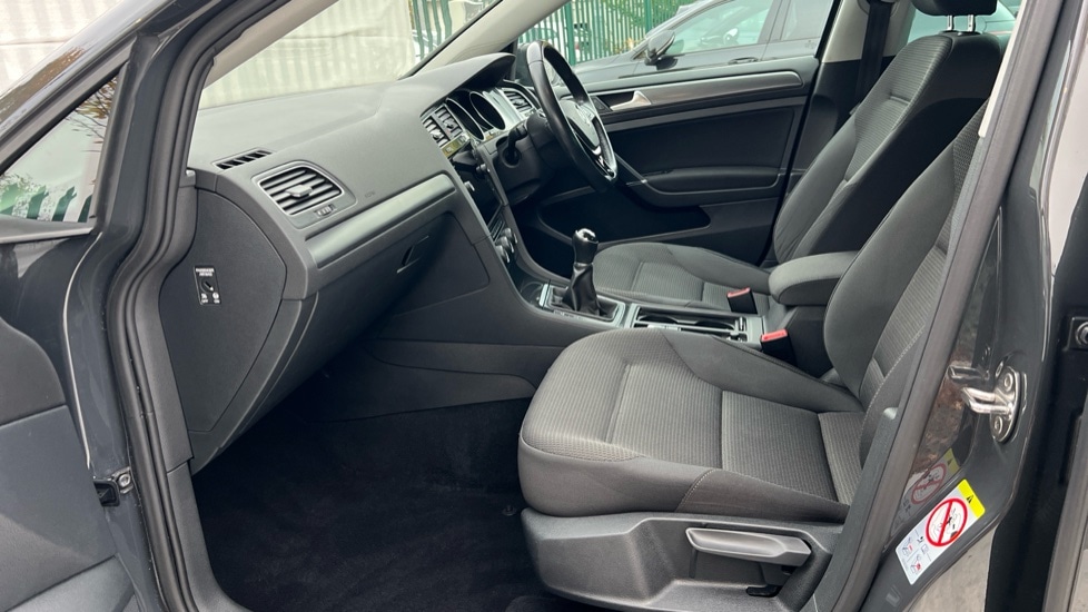 Used Volkswagen Golf 2020 for sale - 76704406: Photo 28