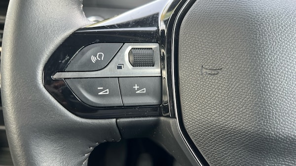 Used Peugeot 2008 2022 for sale - 76248596: Photo 22