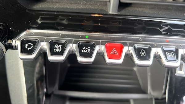 Used Peugeot 2008 2022 for sale - 76248596: Photo 50