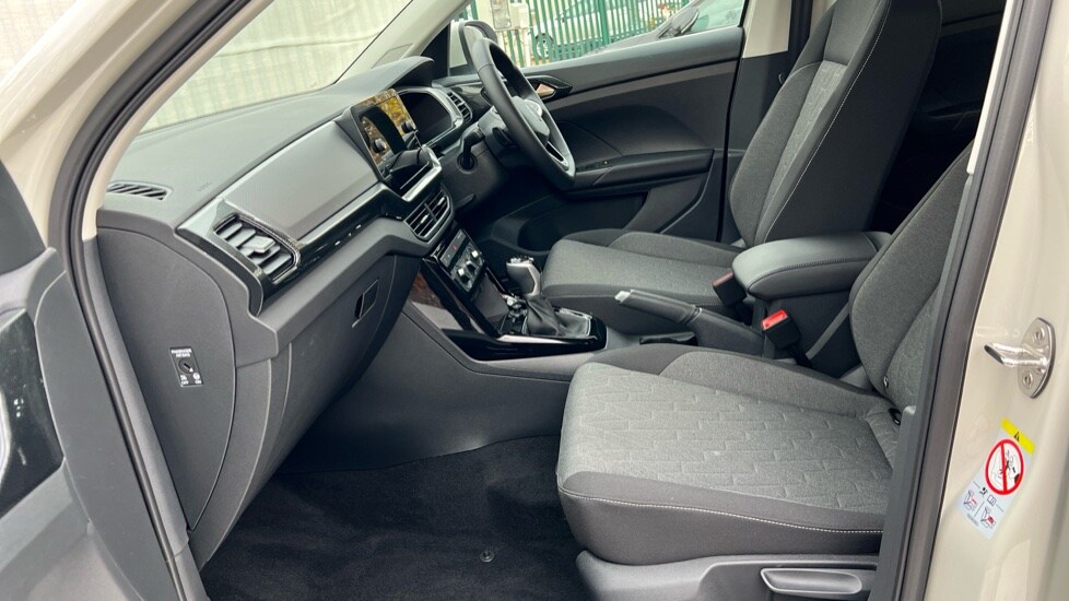 Used Volkswagen T-Cross 2025 for sale - 76602798: Photo 2