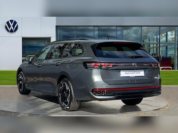 Used Volkswagen Passat 2025 for sale - 75902182: Photo