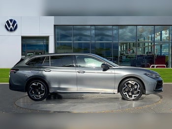 Used Volkswagen Passat 2025 for sale - 75902182: Photo