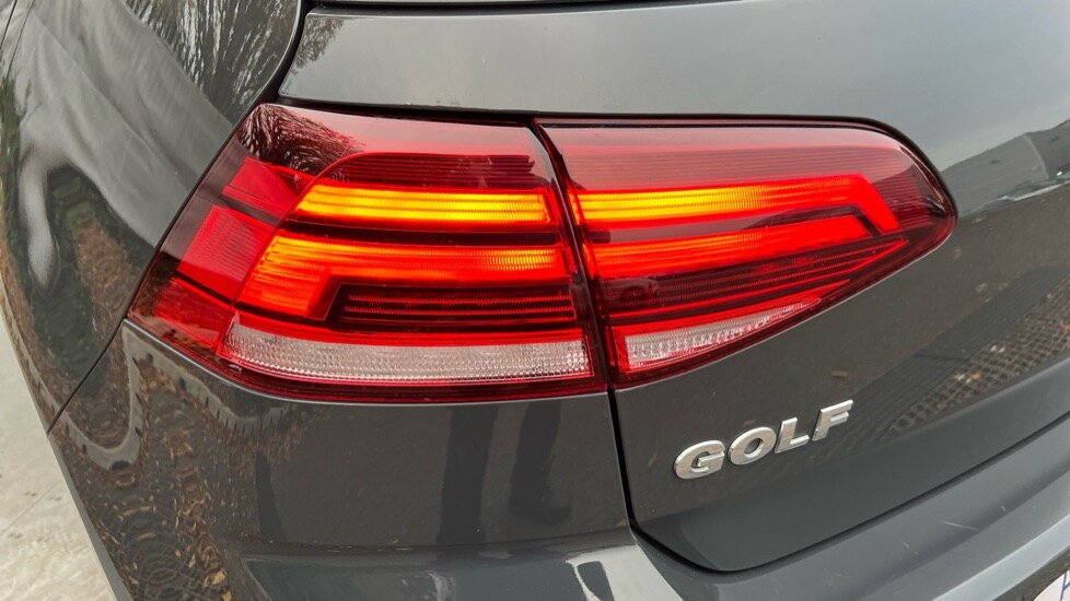 Used Volkswagen Golf 2020 for sale - 77052675: Photo 46